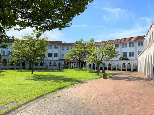 アーバンマルミ 【大学】中京大学　名古屋キャンパス法学部棟まで582ｍ