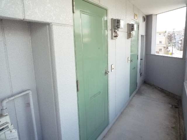 サンパレス塩釜口 玄関