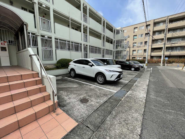 ラピュタ 駐車場