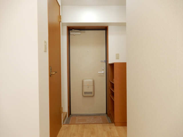 ラフィネ山手 玄関