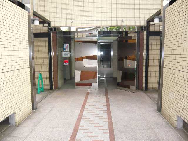 東山ビレッジ エントランス