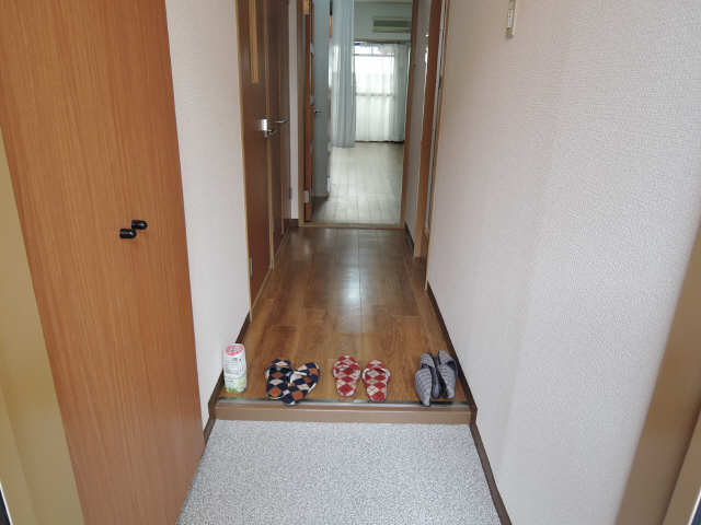 ハイネス本山 玄関