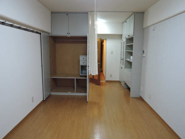 ハイネス本山 リビング