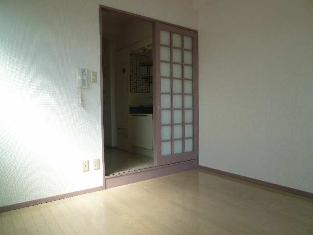  SUNUPROYALGARDEN広小路 リビング