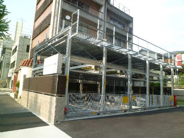 Ｌｏｔｕｓ覚王山 駐車場