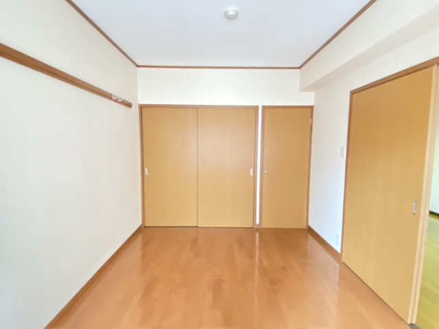 エンゼル本山 洋室