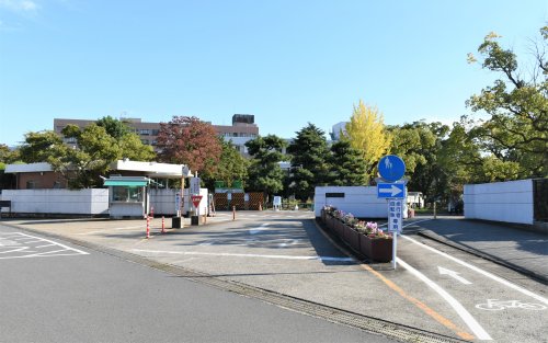 Ｅｌｍ 【大学】三重大学　正門まで1320ｍ