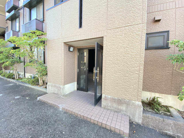 ゴールデン　ビレッジＢ エントランス