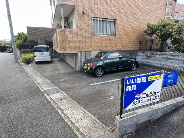 ルーム打越 駐車場