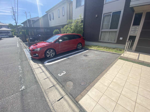 エクセレント 駐車場