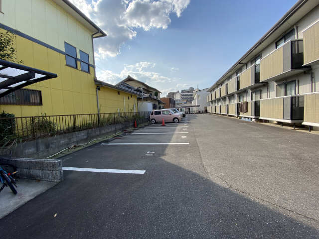 ヴィラ長久手１ 駐車場