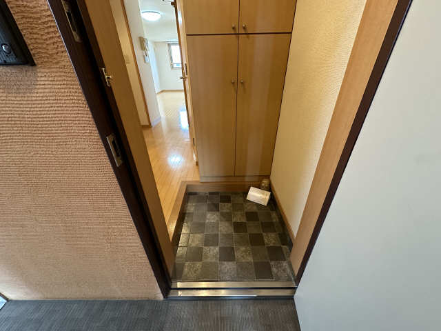 シェルジェ覚王山 玄関