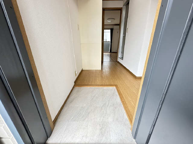 ノウブル前山 玄関