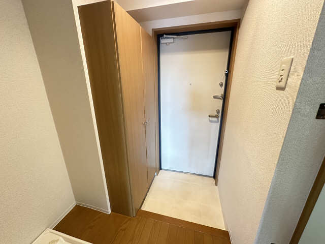 アヴェニューコート中野Ｃ棟 玄関
