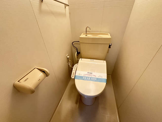 アヴェニューコート栗真Ｂ棟 トイレ
