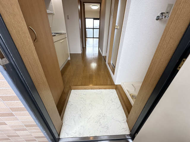 アヴェニューコート栗真Ｂ棟 玄関