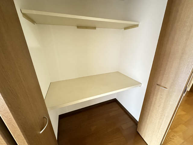 アヴェニューコート栗真 収納