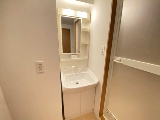 ラフィネ山手 洗面所