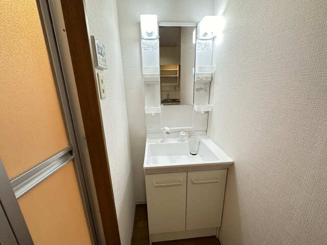 アヴェニューコート栗真 洗面所