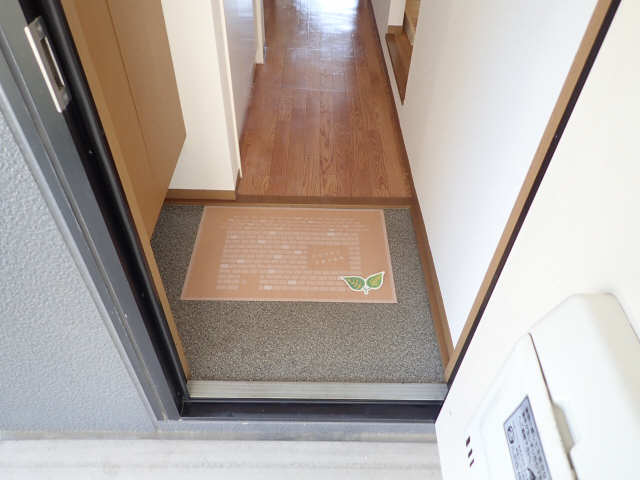 リフェール川名 玄関