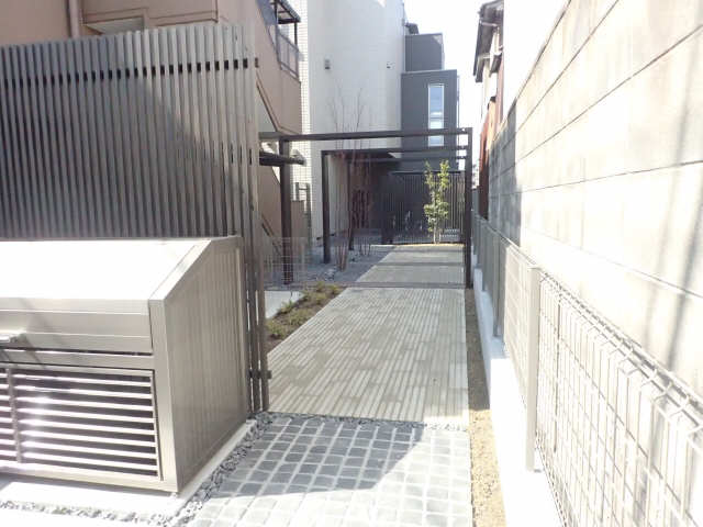 ニューメゾン御器所ハル エントランス