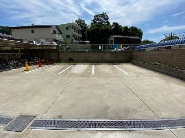アランヴェール覚王山 駐車場