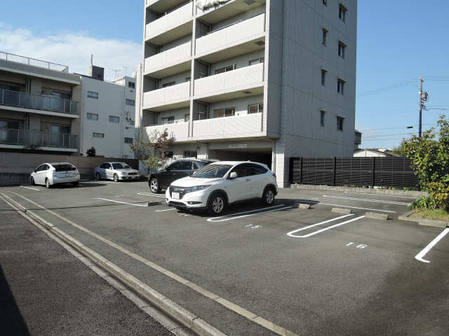 ヴィッテルーア 駐車場