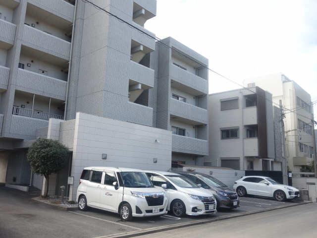 ヴィッテルーア 駐車場