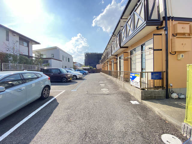 クリオコート 駐車場