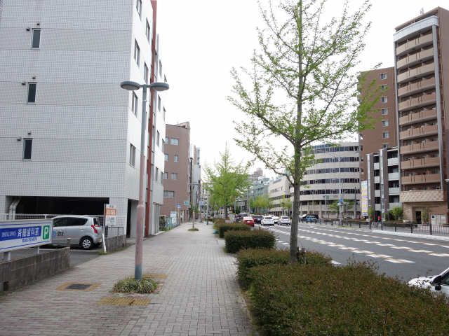 ベルポスト覚王山 （2020年4月19日撮影　建物正面から西側撮影）