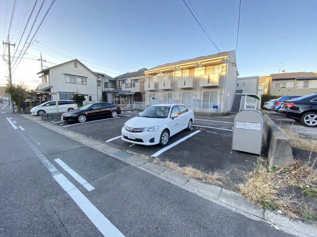 エクセルゴウシ 駐車場