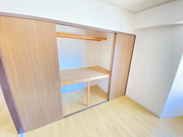 サライ 収納