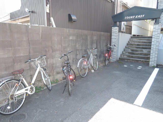 ＣＯＵＲＴ　ＥＡＳＴ エントランス