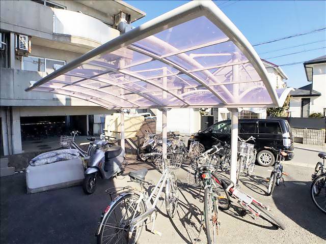 メゾンナナワ 駐輪場