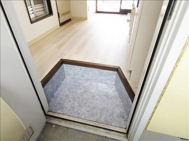 フロリアード本山 玄関