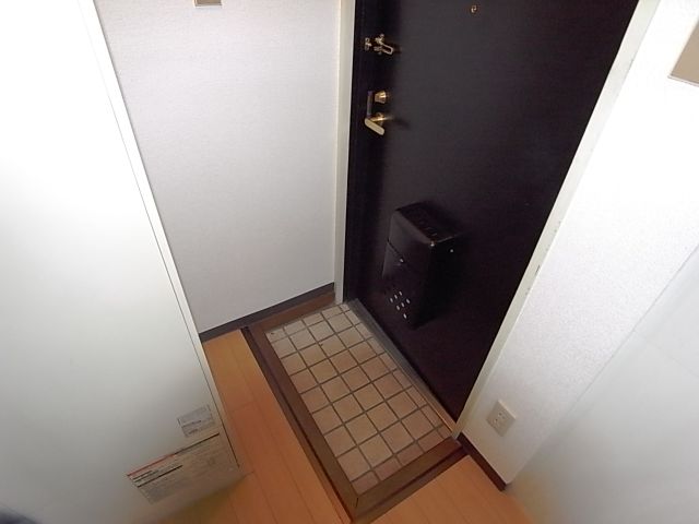フォレスト照が丘 玄関