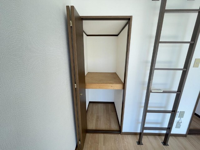 フラッツ本郷 収納