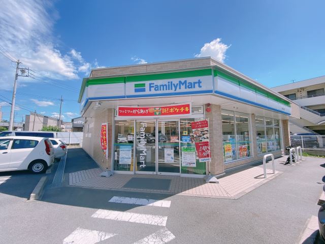フラッツ本郷 ファミリーマート