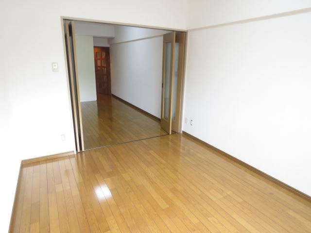 グロリアス本山 リビング