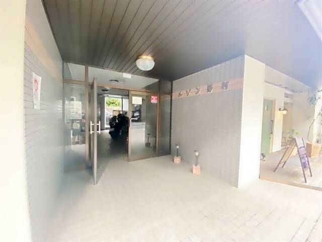 メゾン野村 エントランスです。