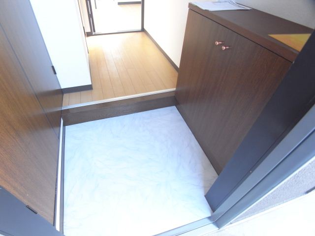 セピアハウスモエ 玄関