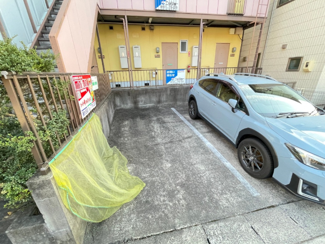 フォーブルハンダ 駐車場