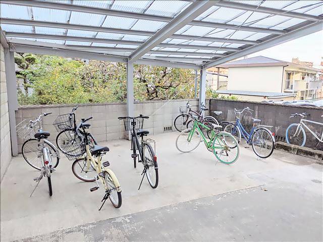 近藤ビル 駐車場