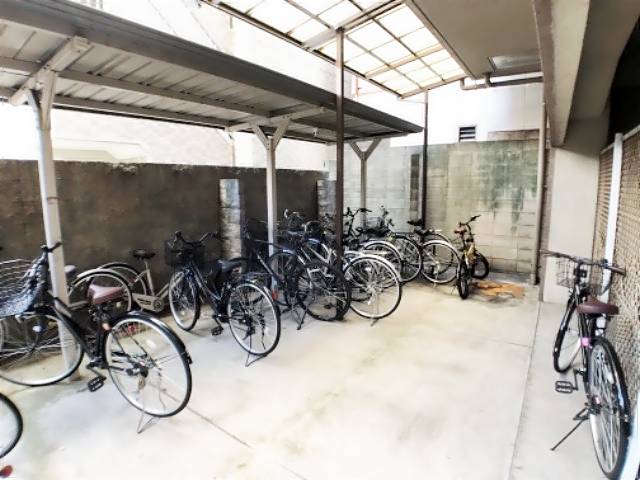 パル松ヶ枝 駐車場