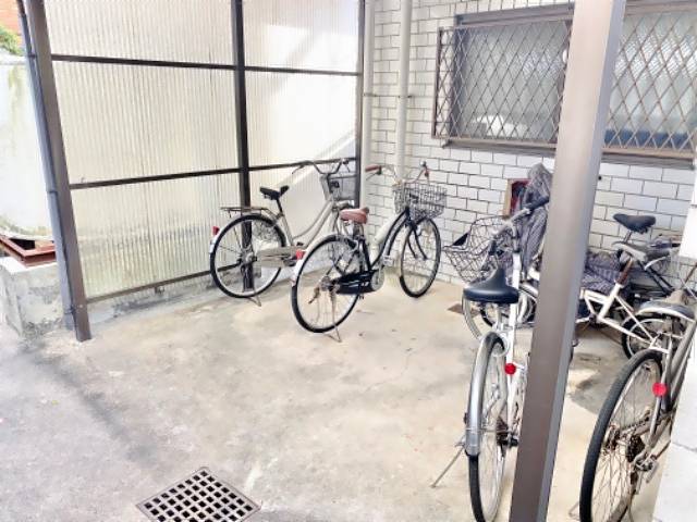 マウンテンマンション植田山 駐車場
