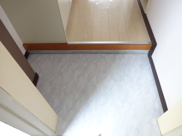 マウンテンマンション植田山 玄関