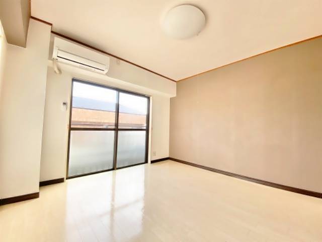 マウンテンマンション植田山 リビング