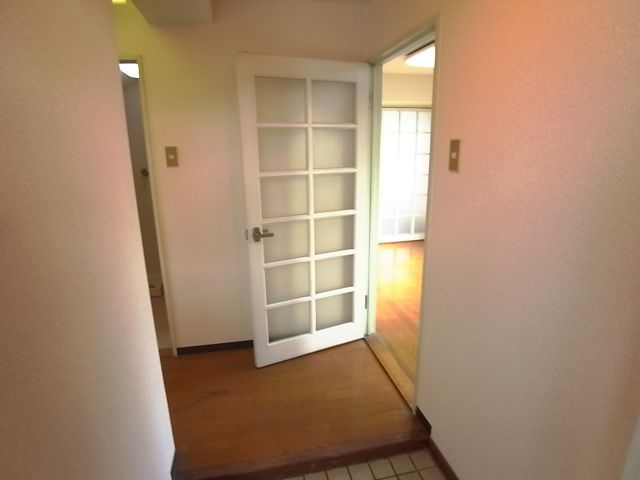 フォレスト照が丘 玄関