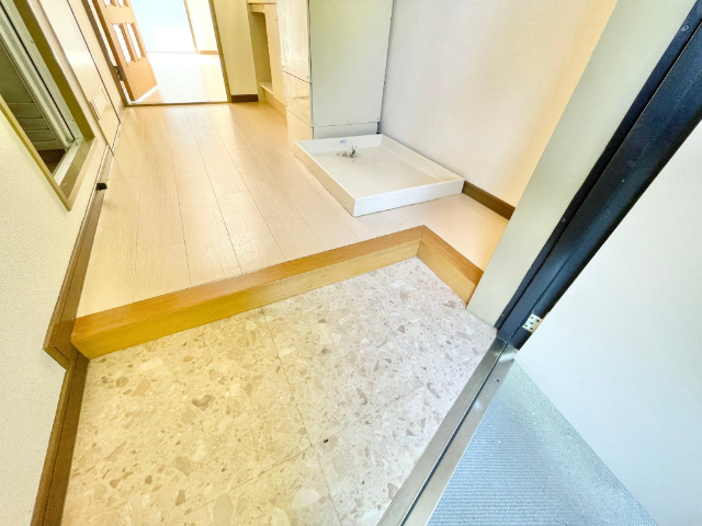 イーストアベニュー 玄関