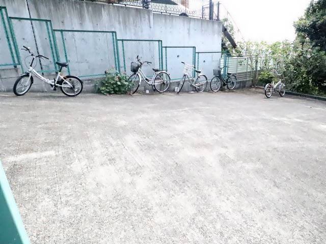 アートハウスＫ 駐車場